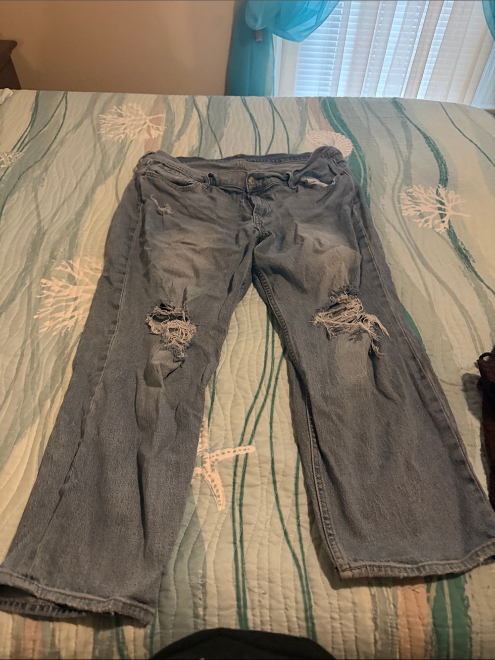 Old Navy Light Blue Straight Leg Women’s Jeans